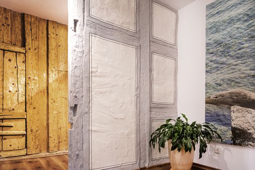 Alte Türen im Hotel zur Alten Schule in Lindau